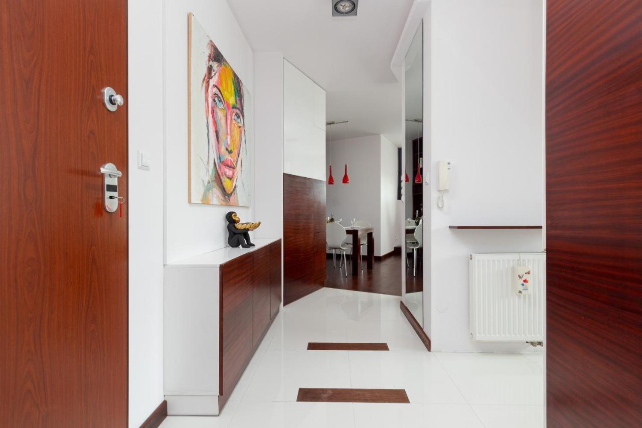 Spacious Suite With A Hammock And Terrace By Renters Prestige 바르샤바 외부 사진