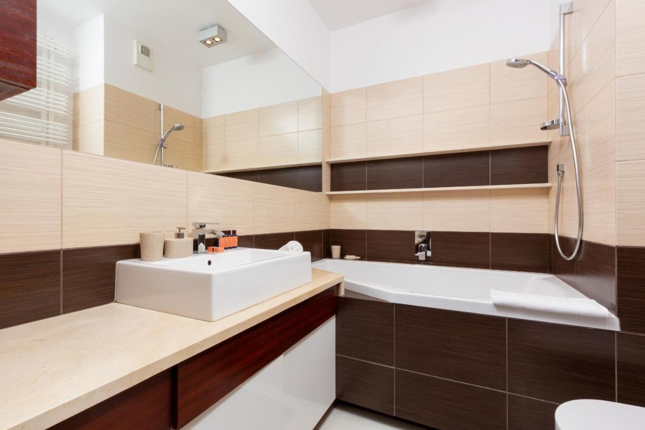 Spacious Suite With A Hammock And Terrace By Renters Prestige 바르샤바 외부 사진